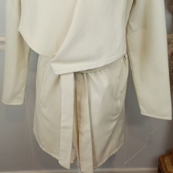 FASHION NOVA Women's Manhattan Ivory wrap faux wool coat sz S - Picture 4 of 14